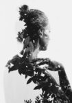 Πινακας σε καμβά WOMAN ON LEAVES