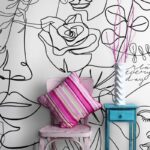 Αυτοκόλλητη Ταπετσαρία τοίχου FACE AND FLORAL LINE ART