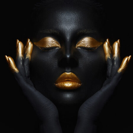 Πινακας σε καμβά WOMAN WITH GOLD PAINT 2 - Πορτραιτα και Φιγουρες Sticky 5