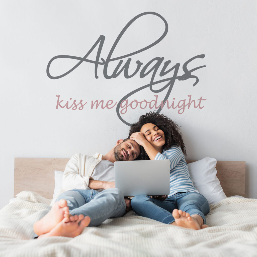 Αυτοκόλλητο τοίχου ALWAYS KISS ME