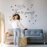 Aυτοκόλλητο τοίχου JUST BE YOURSELF