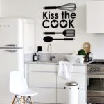 Aυτοκόλλητο τοίχου KISS THE COOK