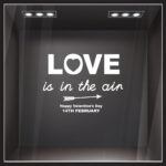 Αυτοκoλλητο Βιτρίνας LOVE IN THE AIR ARROW