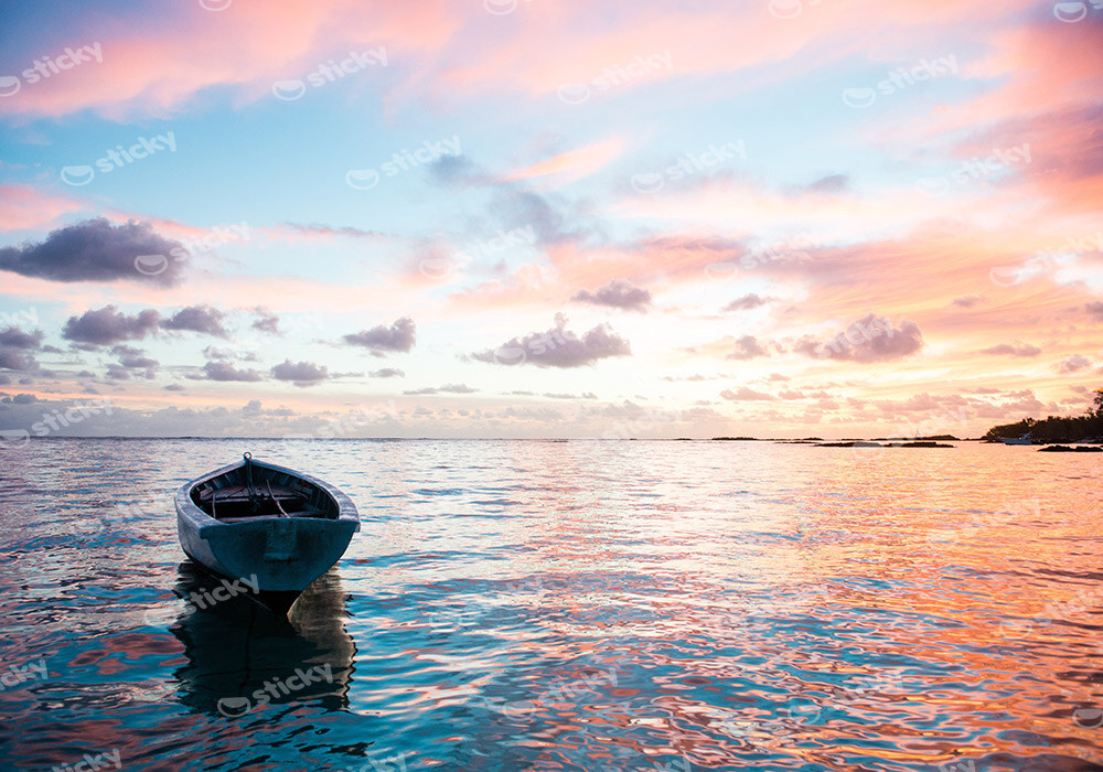 Πινακας σε καμβά FISHERMAN'S BOAT DURING SUNRISE
