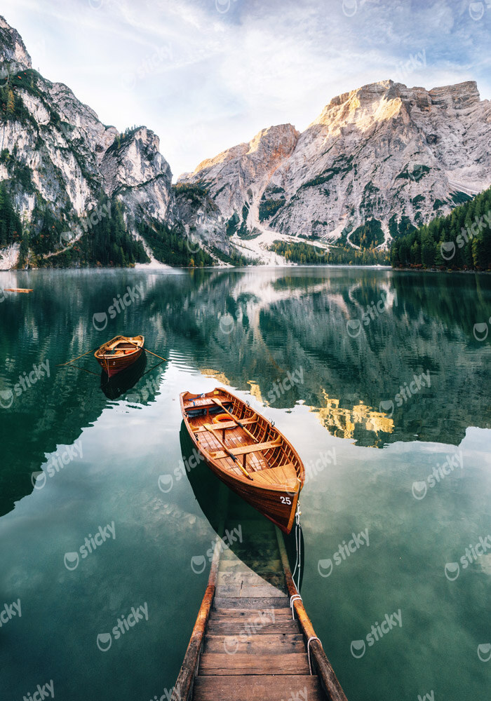 Πινακας σε καμβά BOATS IN BRAIES LAKE